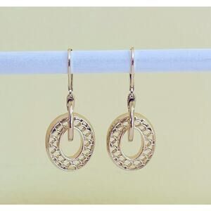 Earrings Vtg Classic Doorknocker  Retro Scale Filigree Cut Out Gold Tone